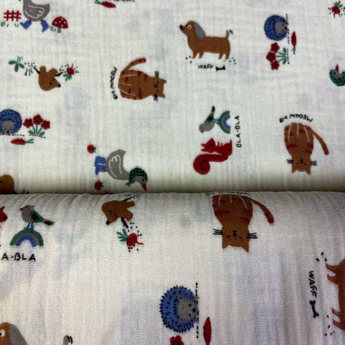 Tissu coton double gaze gaufrée Caket écru/Camel, motifs chiens, chats, écureuils oiseaux,