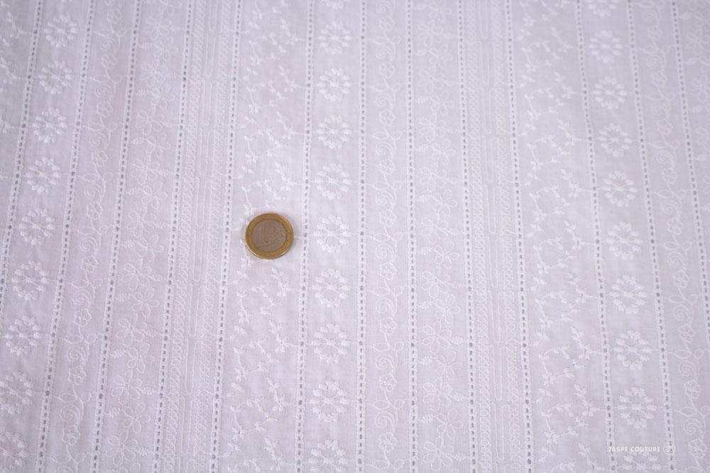 Tissu coton broderie anglaise