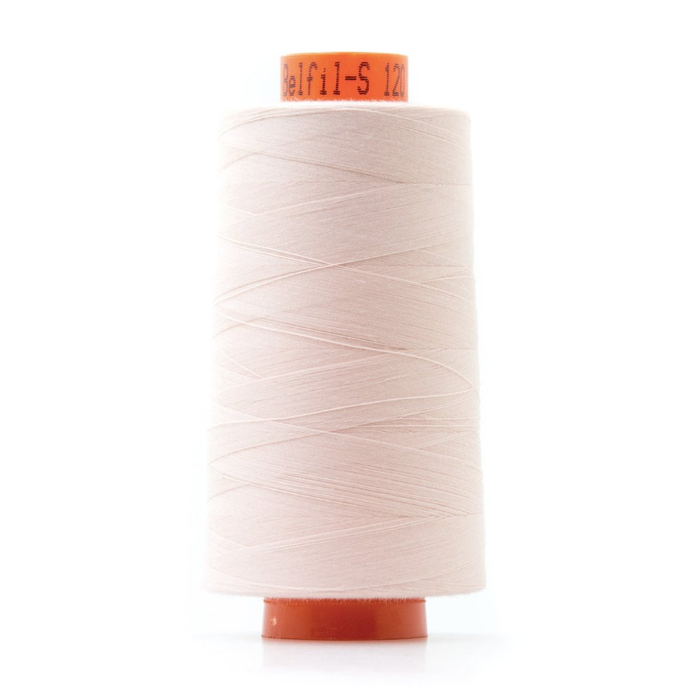 Bobine de fil polyester 5000m Belfil, cône surjeteuse rose col 81