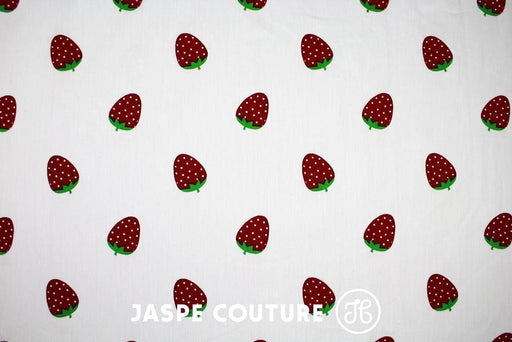 Tissu coton blanc motifs fraises,